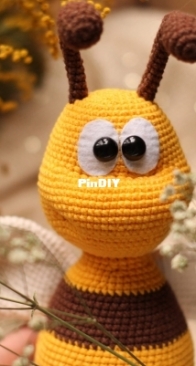 MedvedikToys - Bumblebee - English