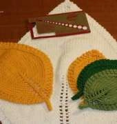 A Knit Leaf In Three Sizes - rovingcrafters - free
