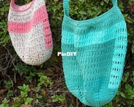 Pams cozy corner - Pamela Kuloba - Roses Crossbody Beach Bag