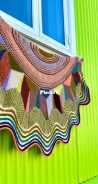 Houses of Reykjavik Shawl by Stephen West - Hibernating 6