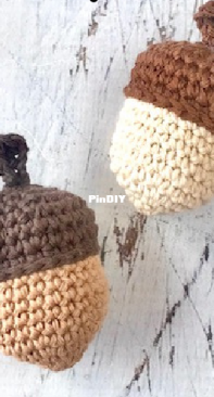 Bhindi crochet - Celeste Ronzano - Mini Acorn - Mini Bellota - Spanish - Free