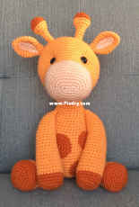 Jess Huff - Ginnie the Giraffe - Free