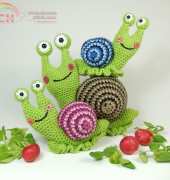 Moji Moji Designs - Janine Holmes - Shelley the Snail and Family