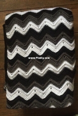 Monotone Chevron Blanket