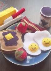 Little Crickets-Sunny Breakfast-Felt Eggs and Toast Pattern