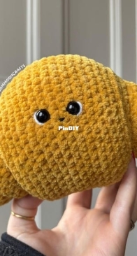 Blossom moon crafts _ crochet croissant pattern _ English