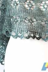 Bluegrass Shawl by Julia Riede-Free