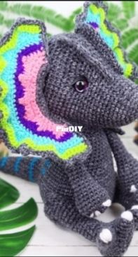 Sweet Oddity Art - Carolyn Brodie - Dennis the Dilphosaurus