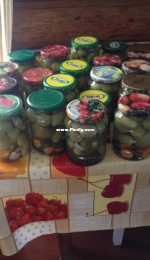 Pickled green tomatoes