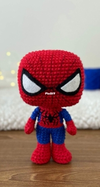 Azulie Croche - Viviane Larangeiras - Fanart Homem - Aranha - Portuguese
