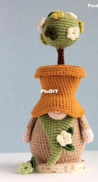 Pam Pino Design - Nazeli Mkrtchyan-Tadevosyan - Garden Tree in Pot Gnome