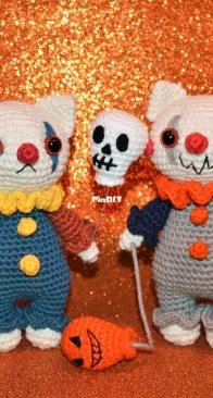 Floofs and Things - Carrie Mendoza - Giggles the Creepy Clown Cat