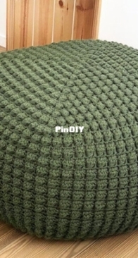 Iswoolish - large square bobbles pouf - English