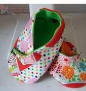Homespun Threads-Kimono Baby Shoes-0-6 months - Free