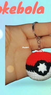 Gumis Prilu - Pokeball keychain - Pokebola llavero - Spanish