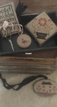 Stacy Nash - Farmhouse Sampler Pinkeep, Pin Disk, Fob & Needle Book