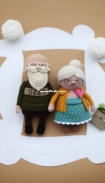 Grannys Crochet Hook - Masha Yarkova - Kurumi Toys - June Kurumi - Zoe and Zach the old couple - English and Spanish