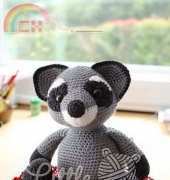 Little Muggles Amigurumi Designs - Bandit the Raccoon - English