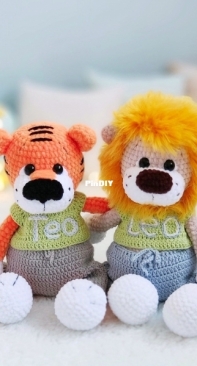 Magic in loop - Lyudmila Zhuravleva - Lion and Tiger - English