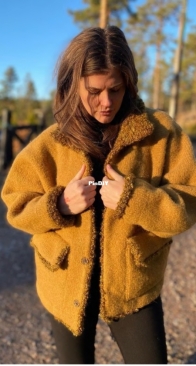 Krøllekantjakka/The Curly Cuff Jacket by Nina Ruth - RilleRuth
