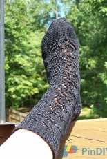 Devils Snare Socks by Erica Lueder/Dreams in Fiber-Eng,French-Free