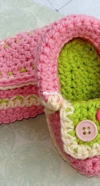 Genevive Designs - Genevive Hunter - Wee Shoes Button Moccasins