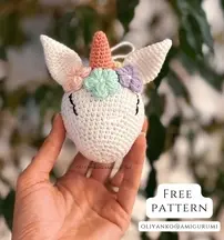 Oliyanko Amigurumi - Pavlina Svarcova - Unicorn keychain - English and Slovak - Free
