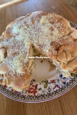 cake with apples