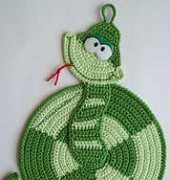 Little Owls Hut- Svetlana Zabelina- Snake potholder