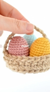 Elisas Crochet - Elisa Sartori - Easter Egg Basket - Free