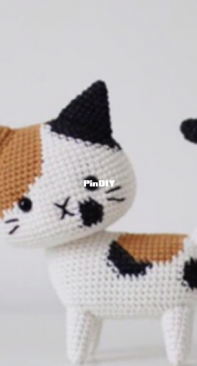 Hainchan Design - Hainchan - Hanh Tran - Cat Collection - Calico Cat - Chinese - Translated