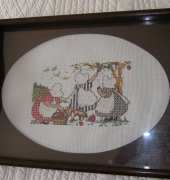 Tray with Dutch girls (Sun Bonnet Sue) cross stitch - Bandeja Holandesas