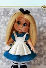 Ecem Design - Elena Akkoca - Alice - Portuguese - Translated