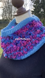 Boucle Cowl by Ruth Robinson-Free