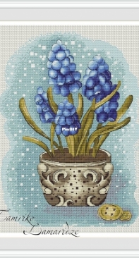 Mood Color - Muscari by Tamriko Lamaridze