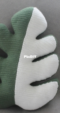 Maschefuer masche - Monstera Pillow - English