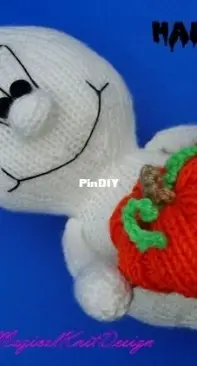 Blinky the Happy Ghost by Cristina Tonarelli Magicalknit
