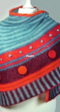 Hatschepsut Shawl by Steffi Hochfellner - English