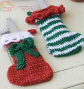 Red Heart WR1885 - Elf Stockings