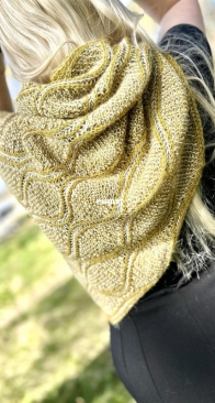 Turning Roads Shawl by Raina Kruus