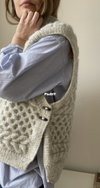 eurus slipover by aegyoknit, Karoline Skovgaard Bentsen in English