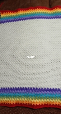Crochet blanket in linen stitch