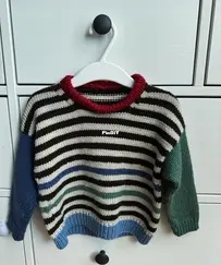 Sweter w paski