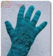 Wood Elves Gloves by Christelle Nihoul - English