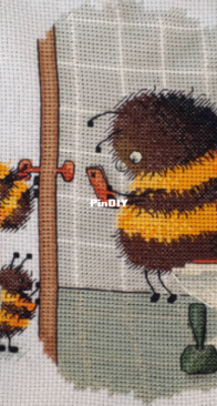 Bee - Mom is busy with phone