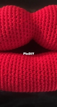 Created By Fanna - M. Watkins - Pretty Lips Pillow