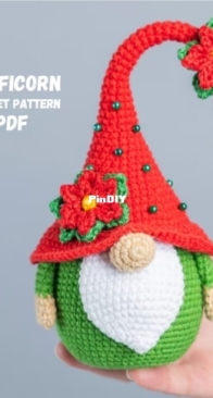 Mufficorn - Olga Chemerys - Gnome with poinsettia