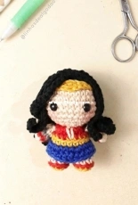 Linhas de Algodao - Andreza Andrade - Mini  Wonder Woman - Portuguese