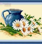 Megat 4076 - Daisies at the jug