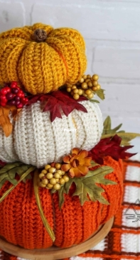 Winding Road Crochet - Lindsey Dale - Fall Crochet Center Piece - Free